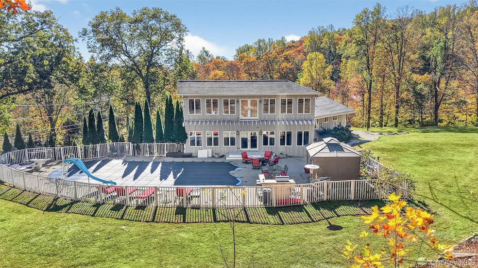 10 Sunrise Dr, Putnam Valley, NY 10579 - photo 1