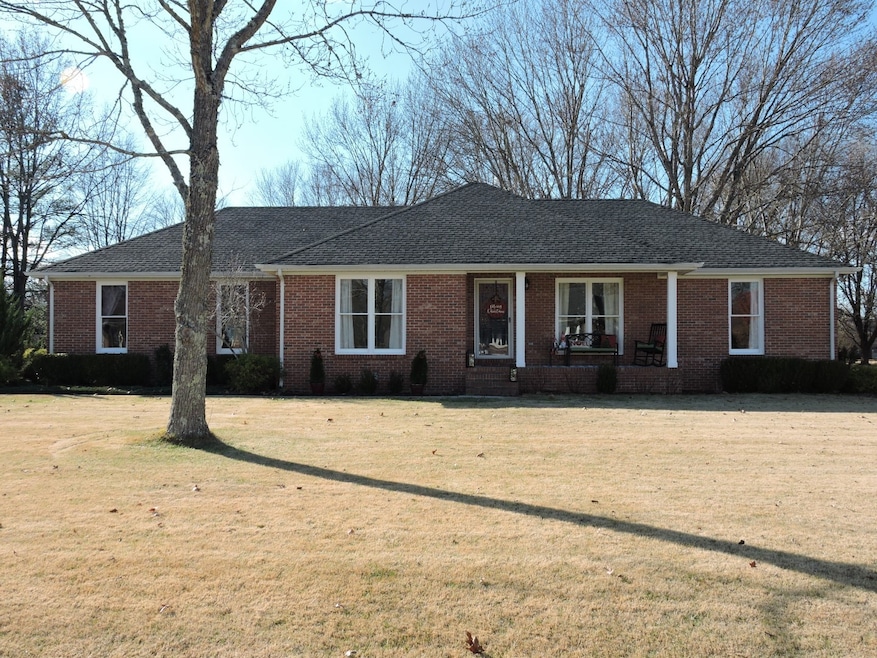 71 Greenbriar Cir, Manchester, TN 37355 - photo 1