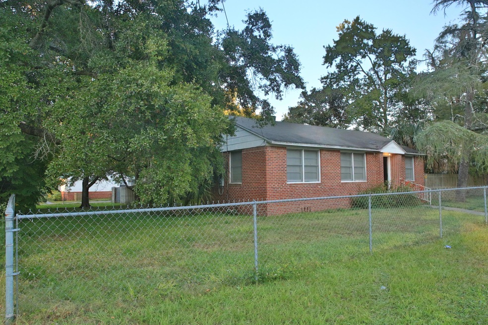 4441 Birkenhead Rd, Jacksonville, FL 32210 - photo 1