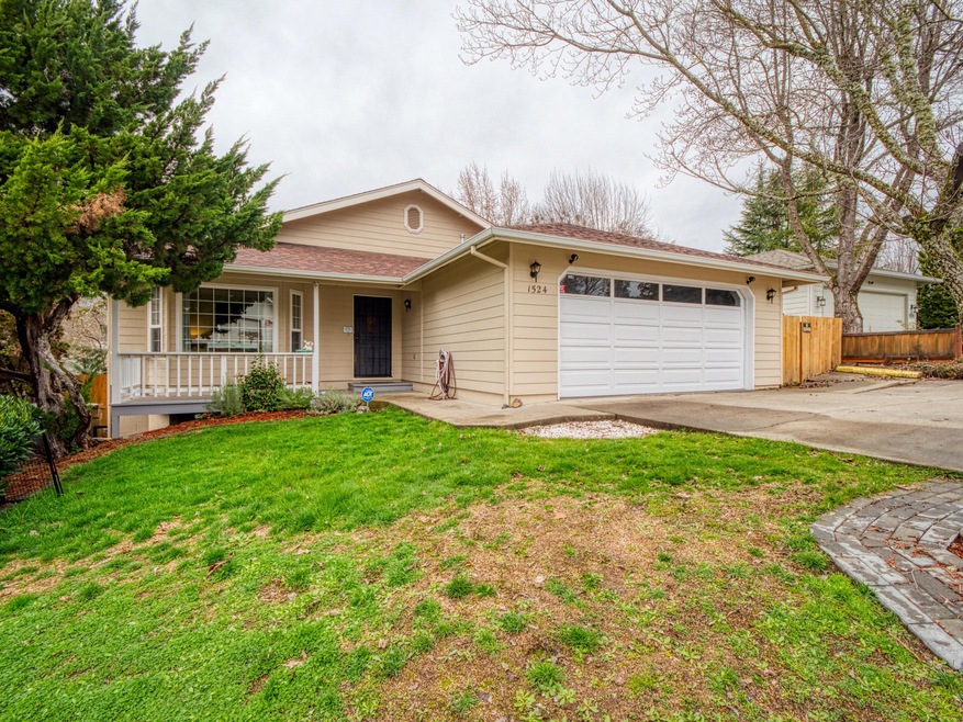 1524 NW Thompson Way, Grants Pass, OR 97526 - photo 1