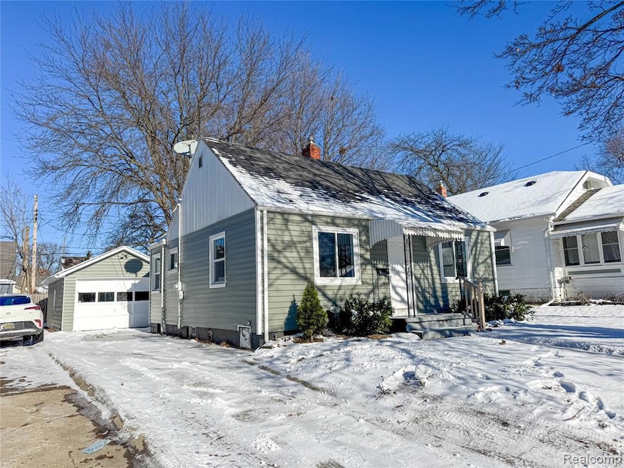 621 Lochhead Ave, Flint, MI 48507 - photo 1