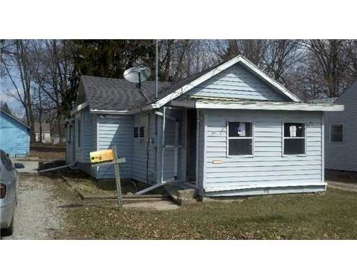 320 W Holmes Rd, Lansing, MI 48910 - photo 1