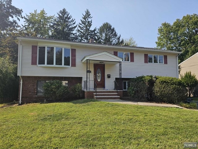 415 Birchtree Ln, Northvale, NJ 07647 - photo 1