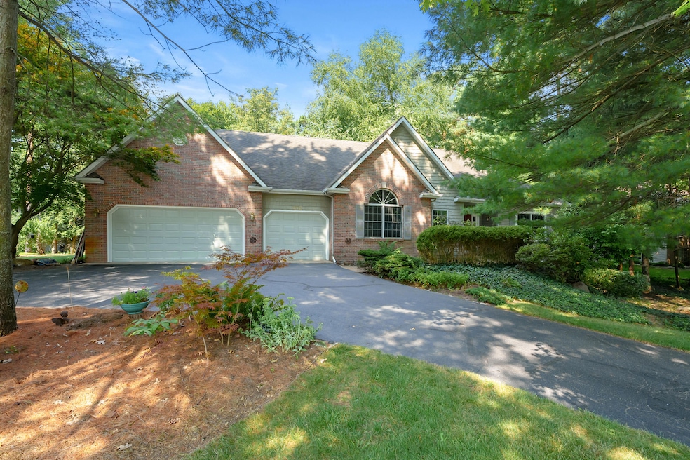 6632 E Eagle Lake Dr, Kalamazoo, MI 49009 - photo 1