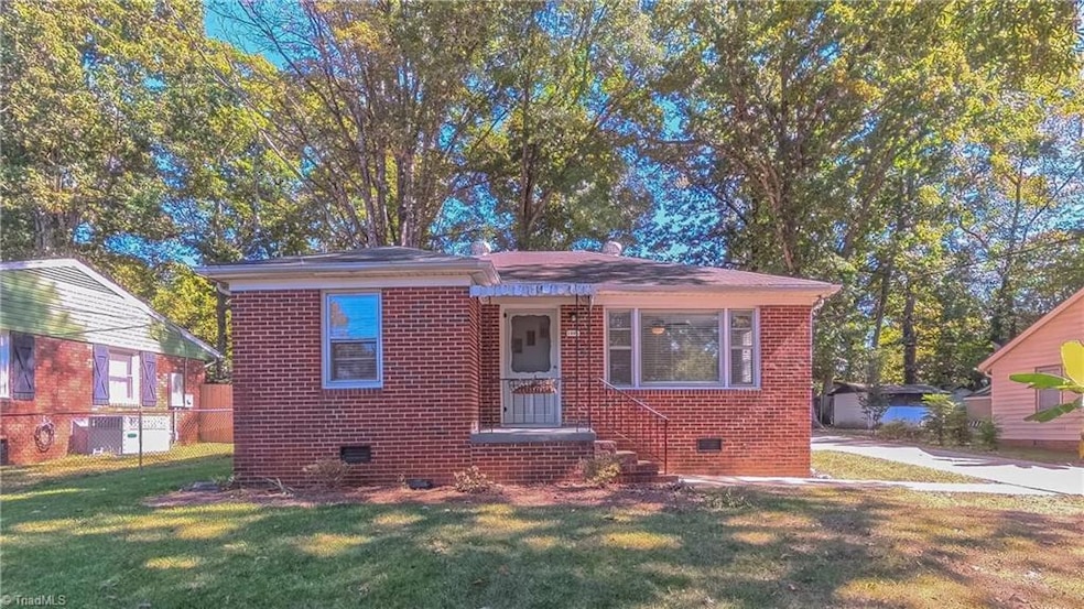 1406 Bridges Dr, High Point, NC 27262 - photo 1