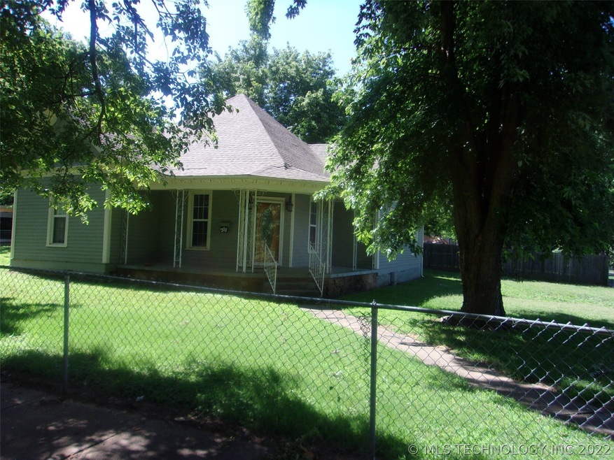 201 S Vine Ave, Cleveland, OK 74020 - photo 1