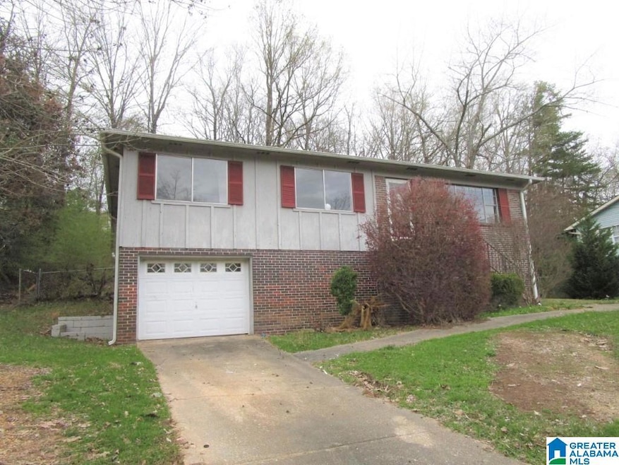 2820 Creek Ln NE, Birmingham, AL 35215 - photo 1