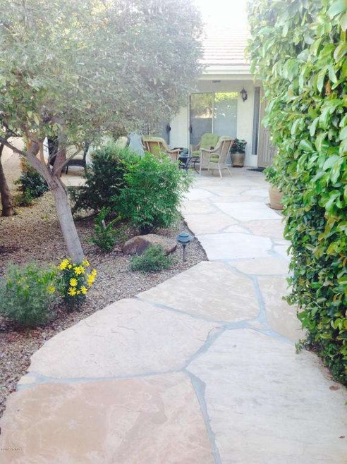 Gall patio