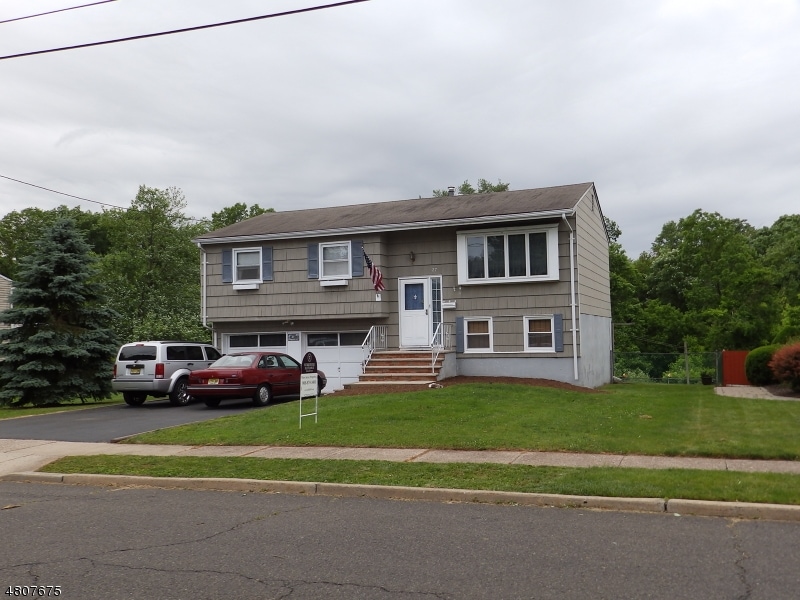 27 Woodmere St, Raritan, NJ 08869 - photo 1