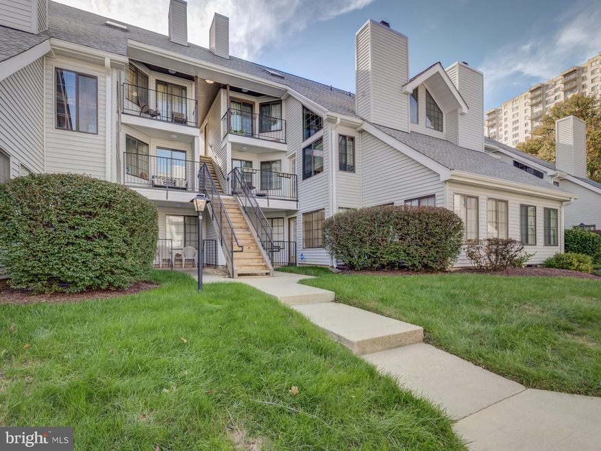 1619 Carriage House Terrace unit 1619E, Silver Spring, MD 20904 - photo 1