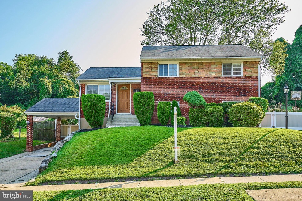 411 Saint Margarets Dr, Capitol Heights, MD 20743 - photo 1