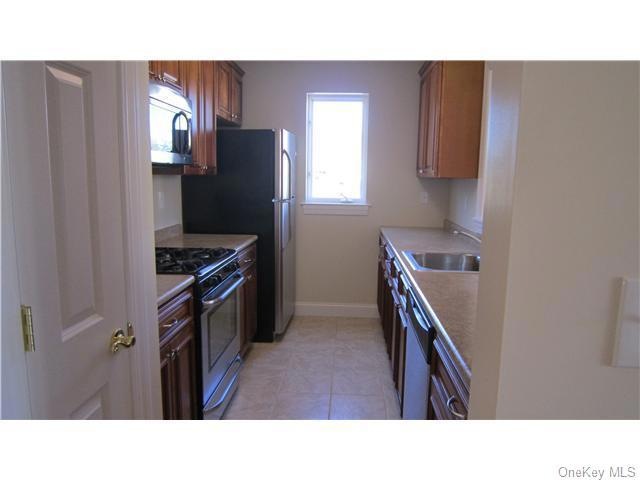 404 Tondo Cir, Harriman, NY 10926 - photo 1