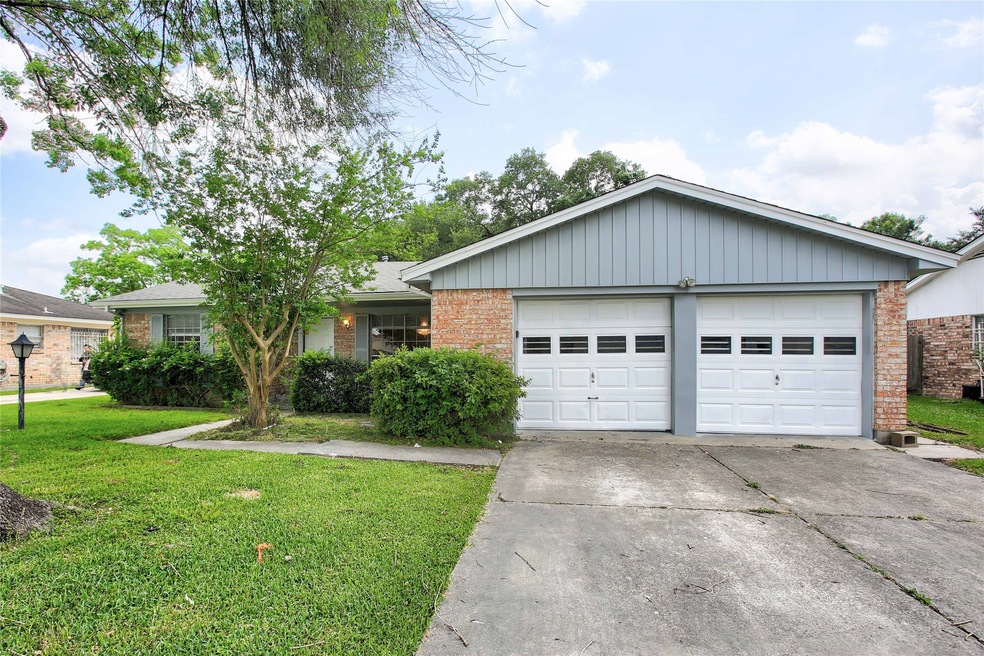 947 W Mierianne St, Houston, TX 77088 - photo 1