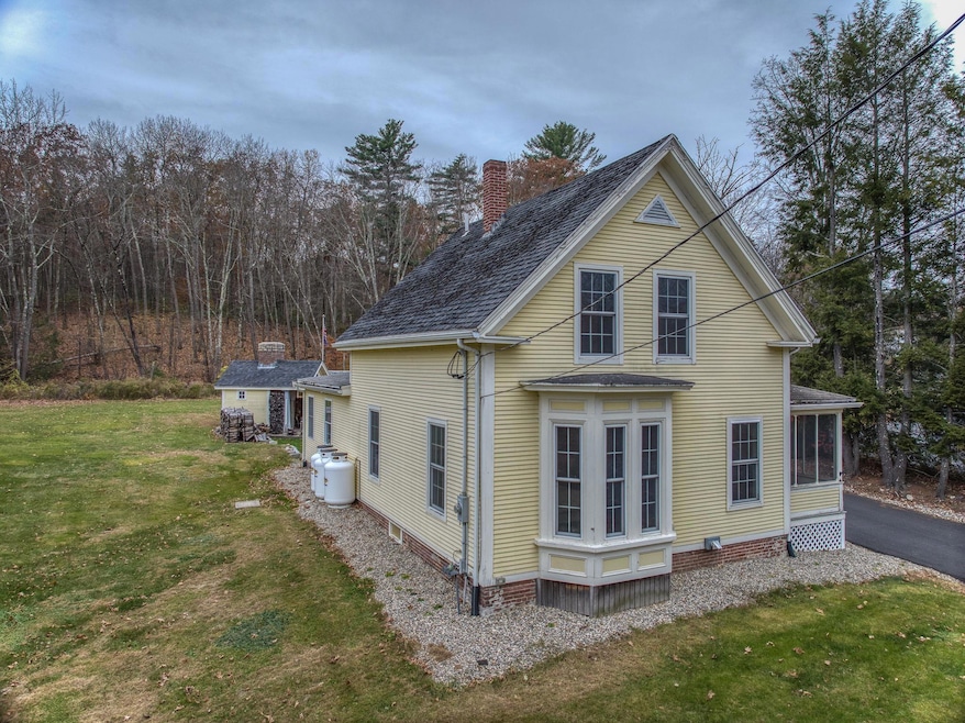 3 Amesbury Rd, Newton, NH 03858 - photo 1
