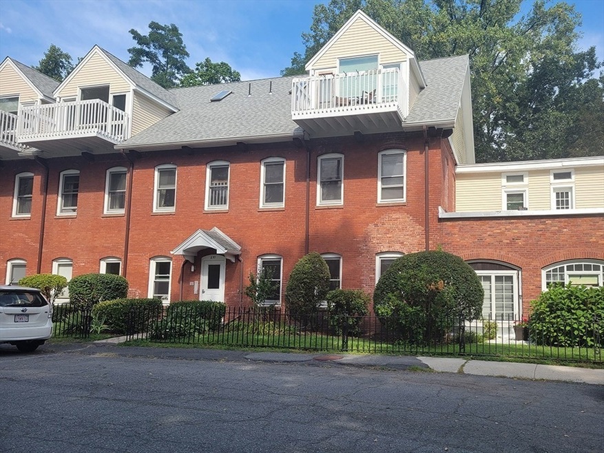 53 Clark Ave unit 1, Northampton, MA 01060 - photo 1