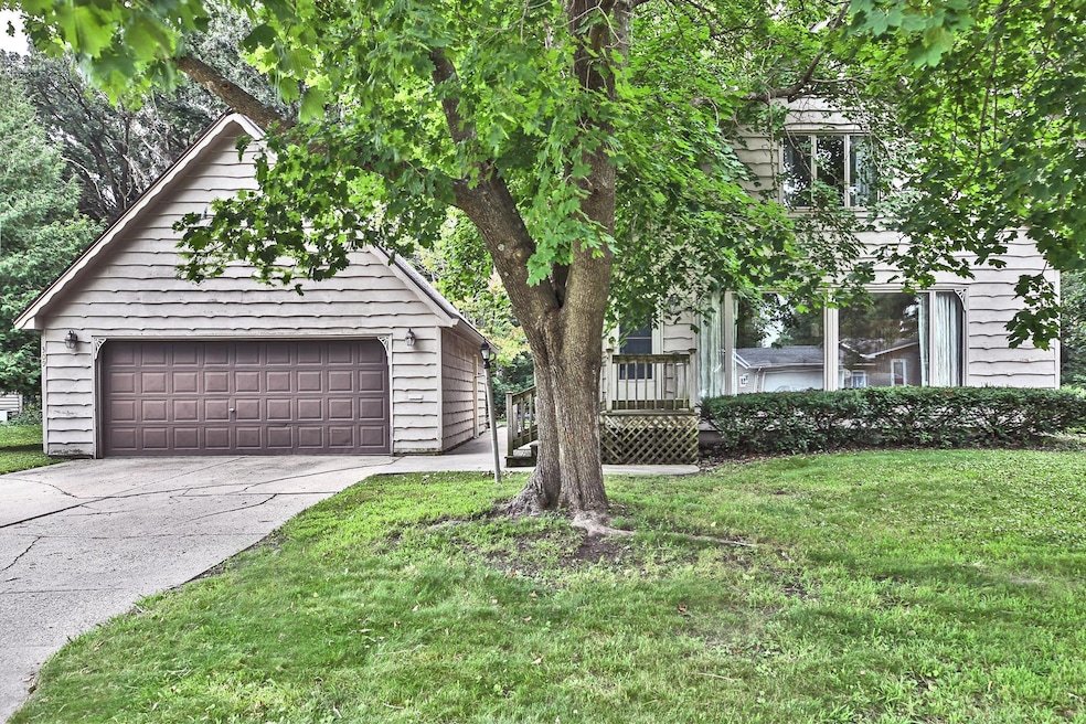 For Sale $195,000 • Co-Listing Agent