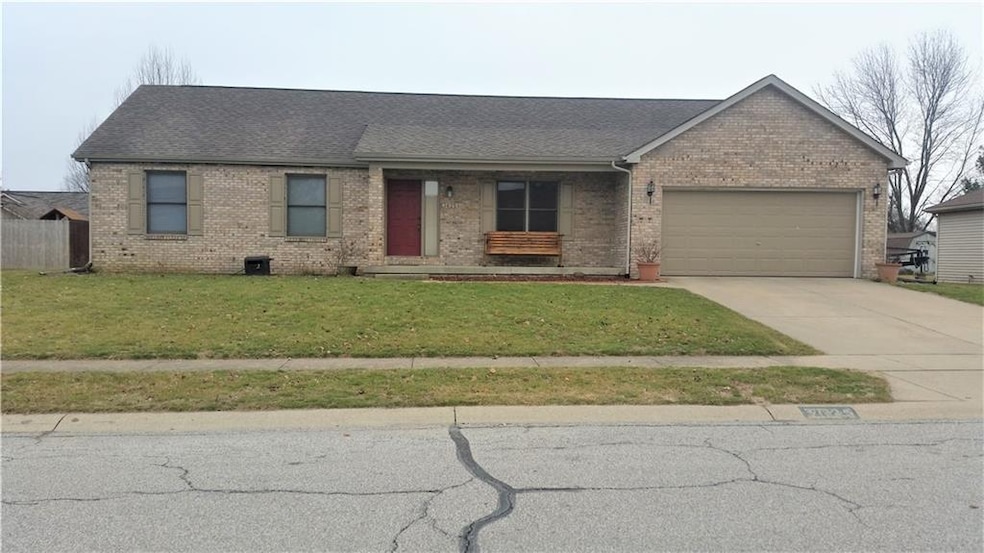 3625 Richland Dr, Columbus, IN 47203 - photo 1