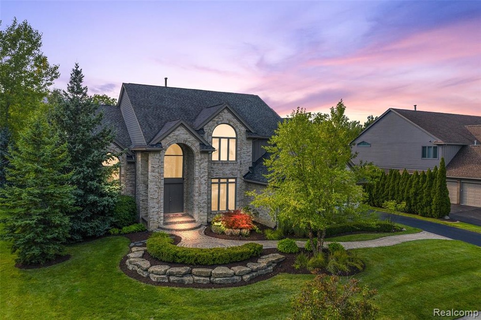 6898 Brook Hollow-1.jpg