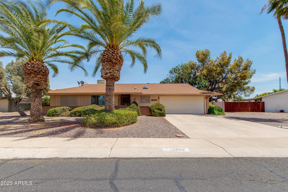 10101 W Caron Dr, Sun City, AZ 85351 - photo 1