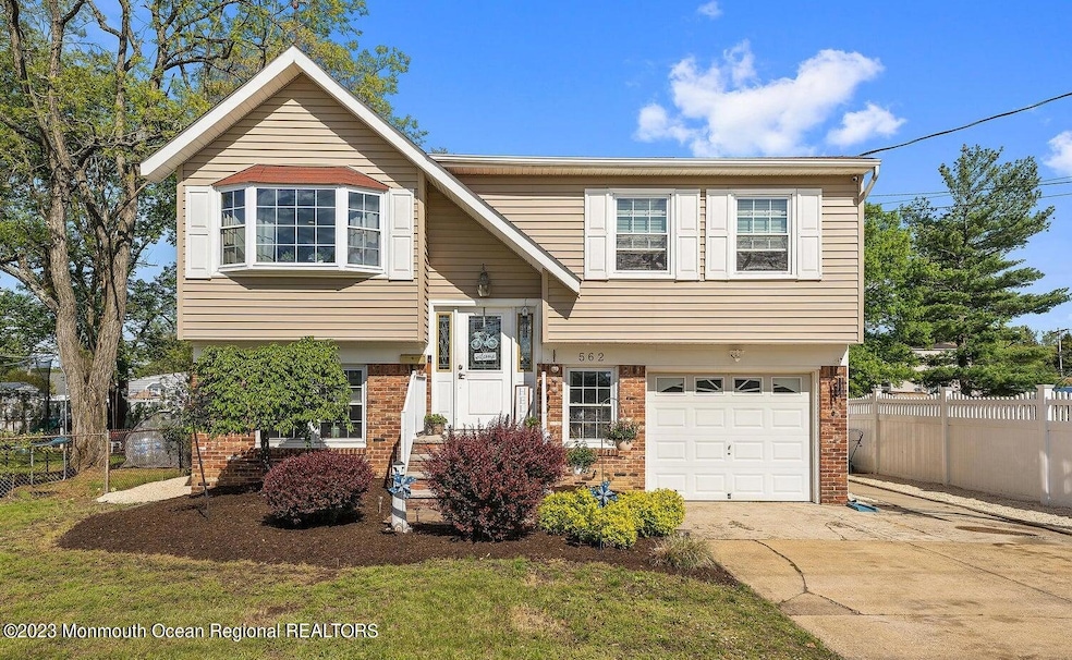 562 Palmer Ave, North Middletown, NJ 07748 - photo 1