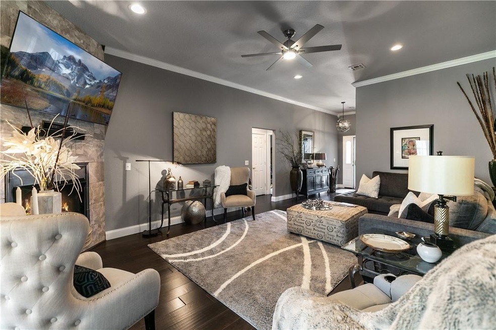 2 Todd Dr, Bella Vista, AR 72715 - photo 1