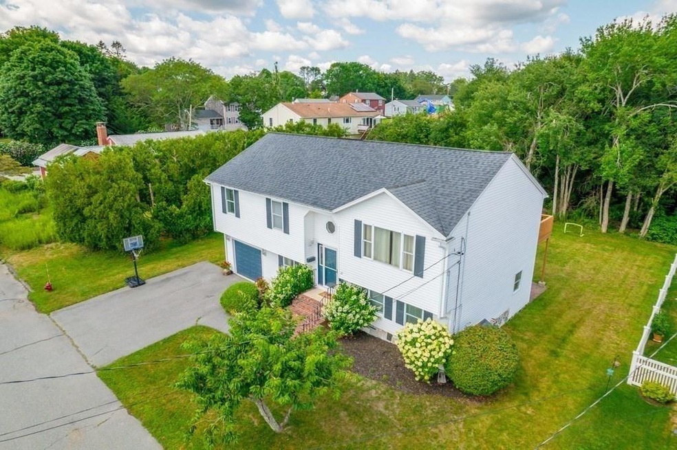 22 Hartford St, South Dartmouth, MA 02748 - photo 1