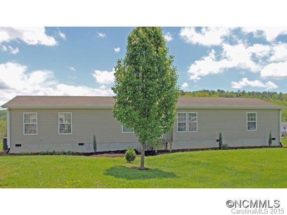 202 Lamonda Dr, Hendersonville, NC 28792 - photo 1