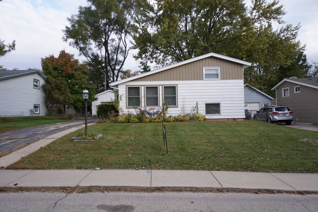 1526 Amarillo Dr, Carpentersville, IL 60110 - photo 1