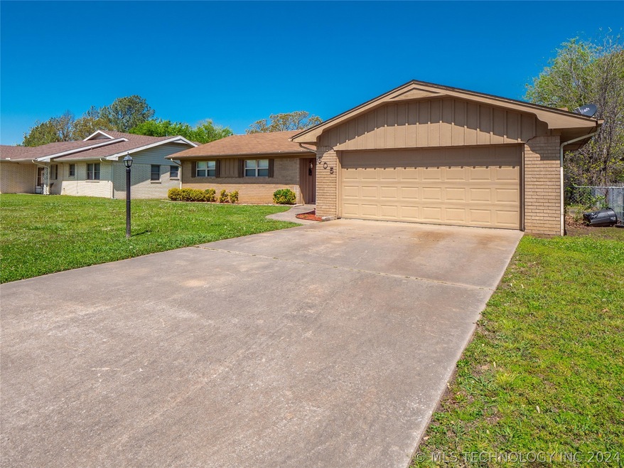 605 Lampton Ln, McAlester, OK 74501 - photo 1