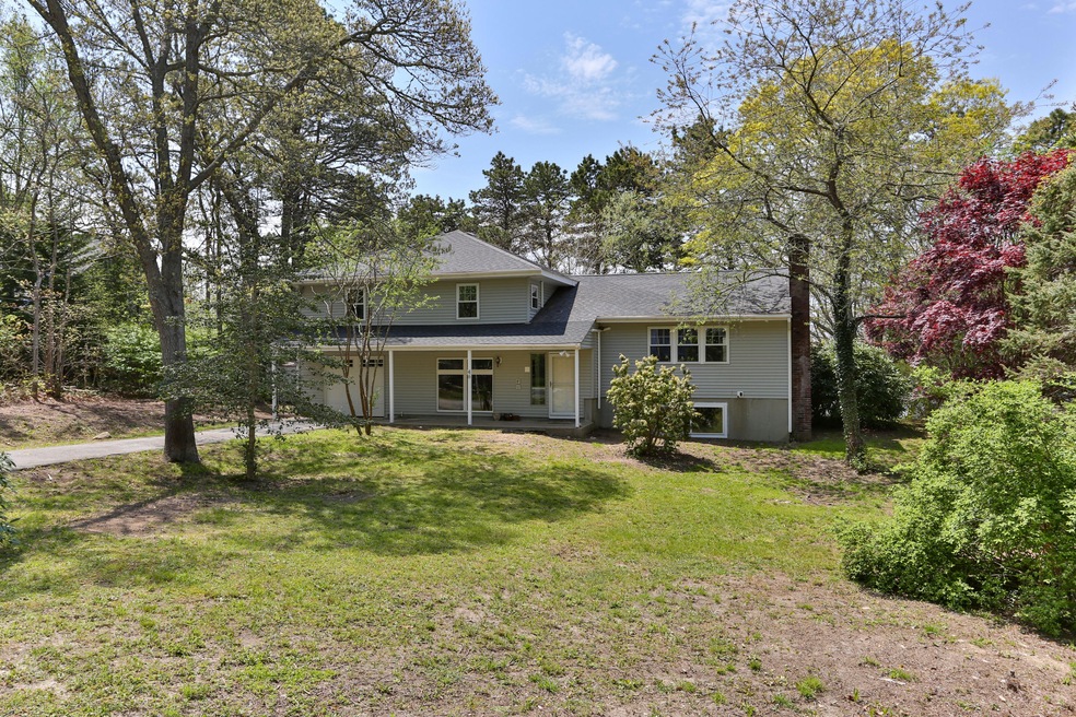 46 Holly Point Road