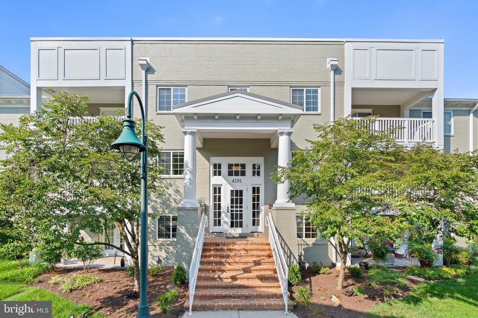 4191 S Four Mile Run Dr unit 103, Arlington, VA 22204 - photo 1