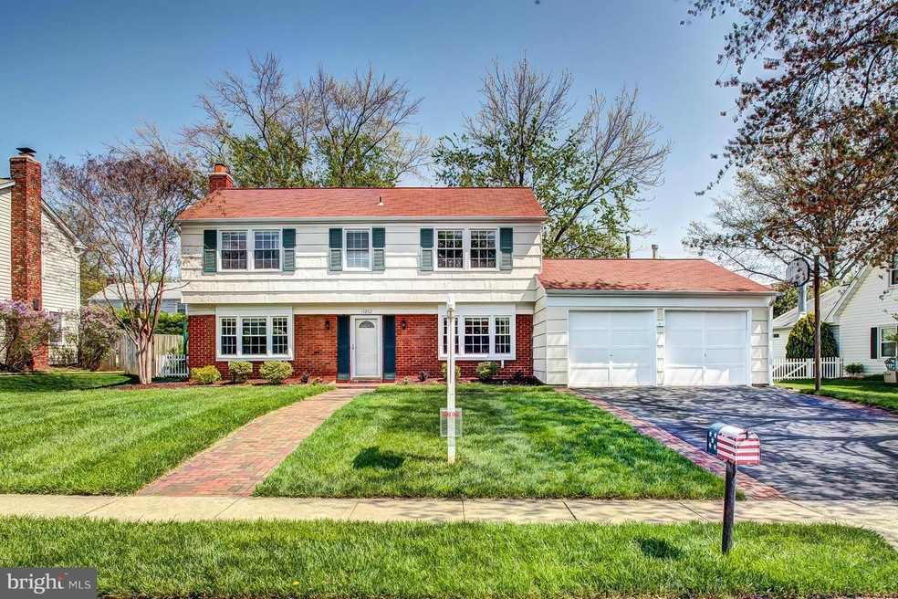 13202 Memory Ln, Fairfax, VA 22033 - photo 1