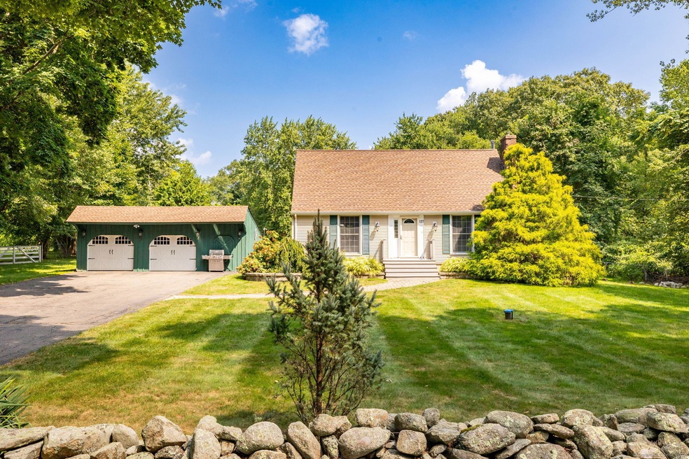 Welcome to 127 West St., in beautiful Hebron! This