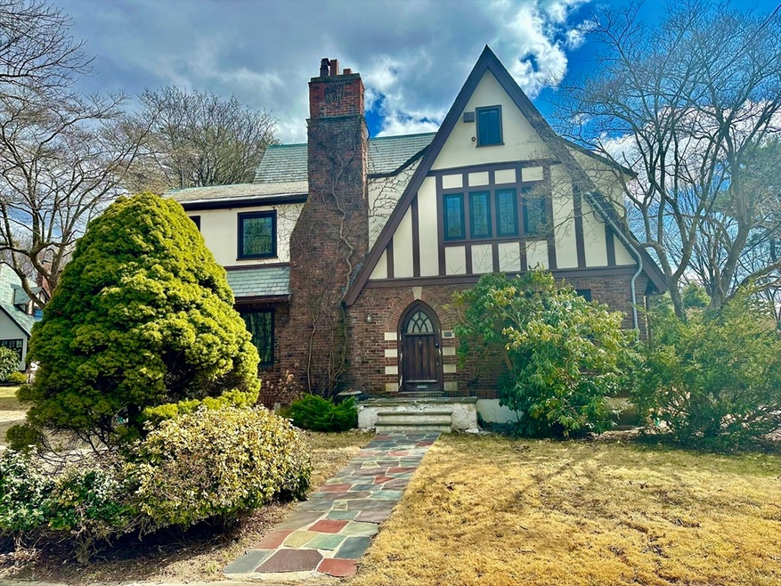 60 Homestead St unit 1, Waban, MA 02468 - photo 1