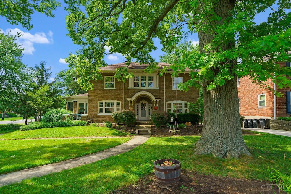 6303 Montgomery Rd, Cincinnati, OH 45213 - photo 1