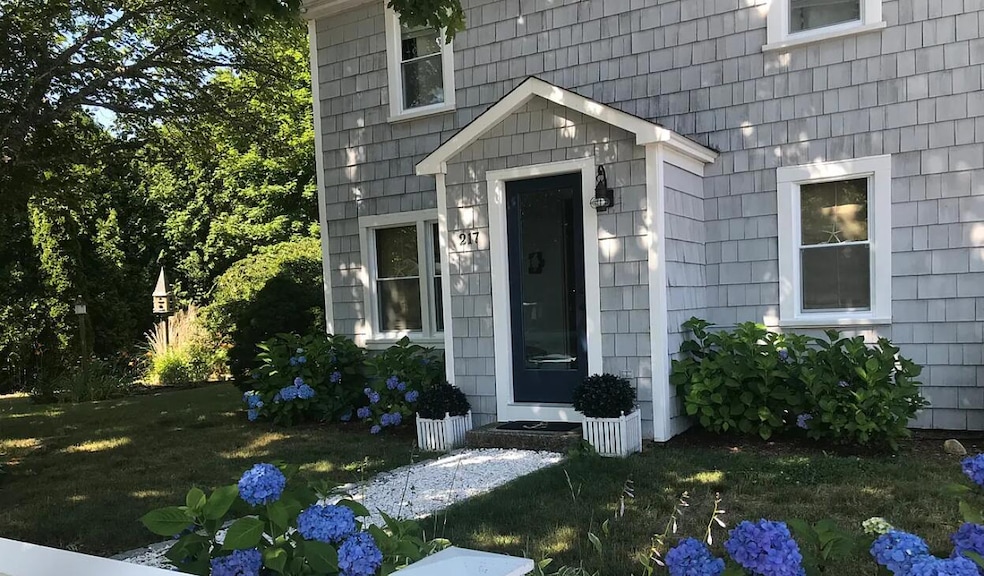 217 Trotting Park Rd, Teaticket, MA 02536 - photo 1