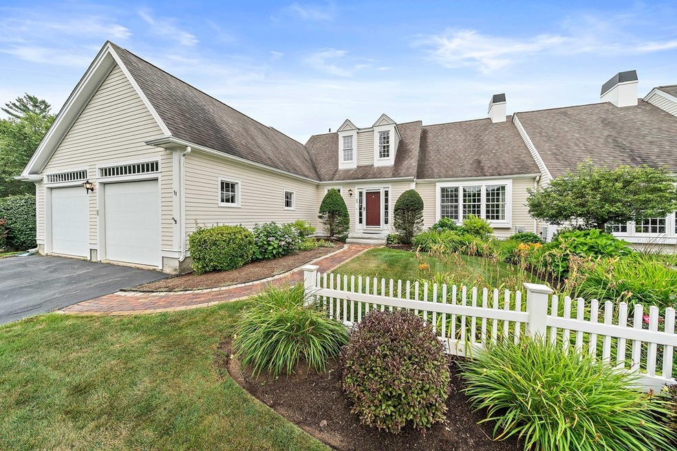 11 Cottage Ln, Pembroke, MA 02359 - photo 1
