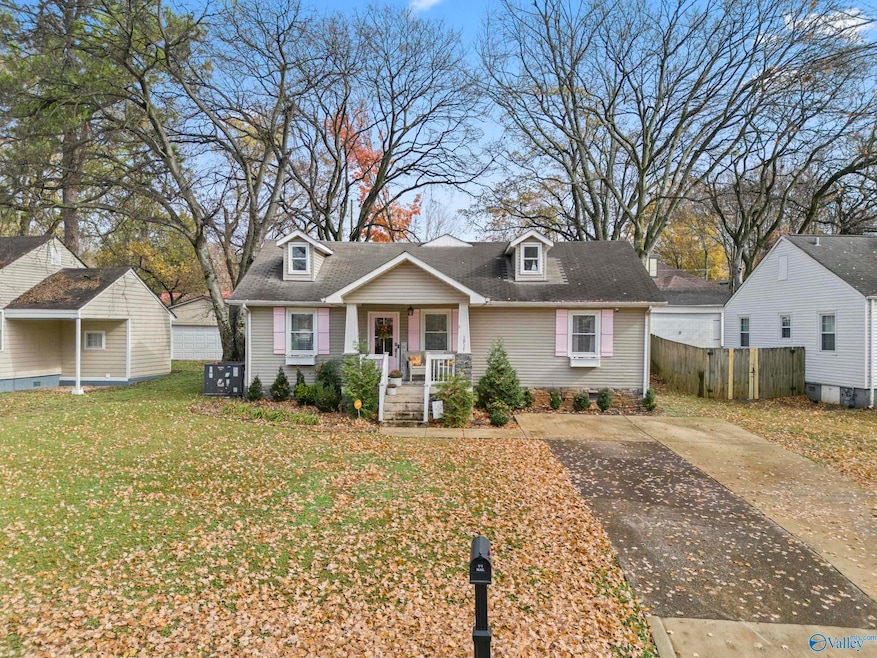 1917 Vanderbilt Cir SW, Huntsville, AL 35801 - photo 1