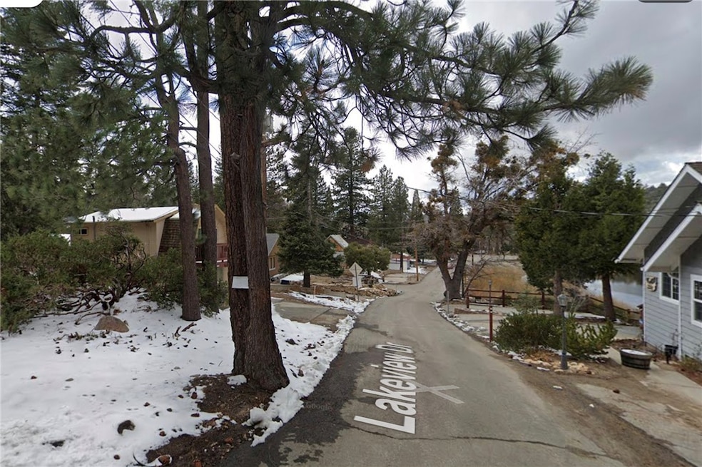 33432 Lakeview Dr, Running Springs, CA 92314 - photo 1