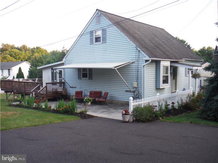 290 9th St, Sellersville, PA 18960 - photo 1