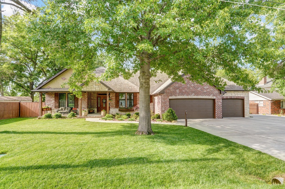 100 W Bennett St, Nixa, MO 65714 - photo 1
