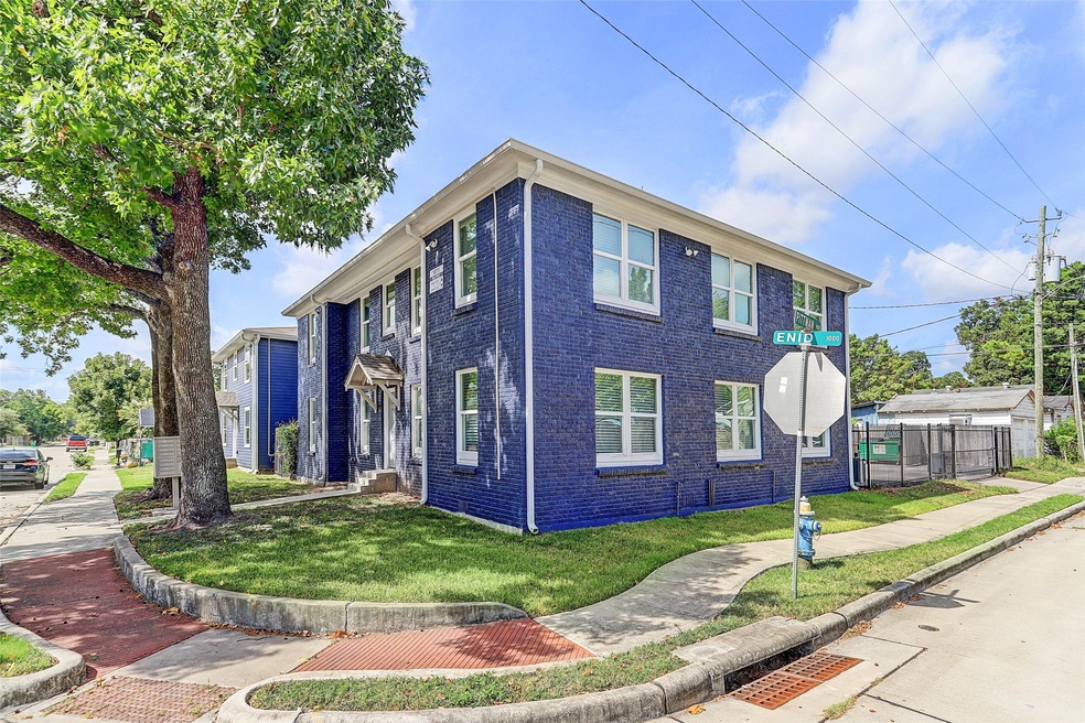 1011 Enid St unit 4, Houston, TX 77009 - photo 1