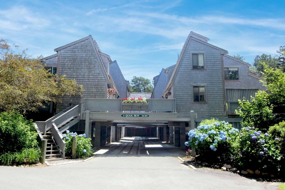 4 Quail Run unit 17, Oak Bluffs, MA 02557 - photo 1