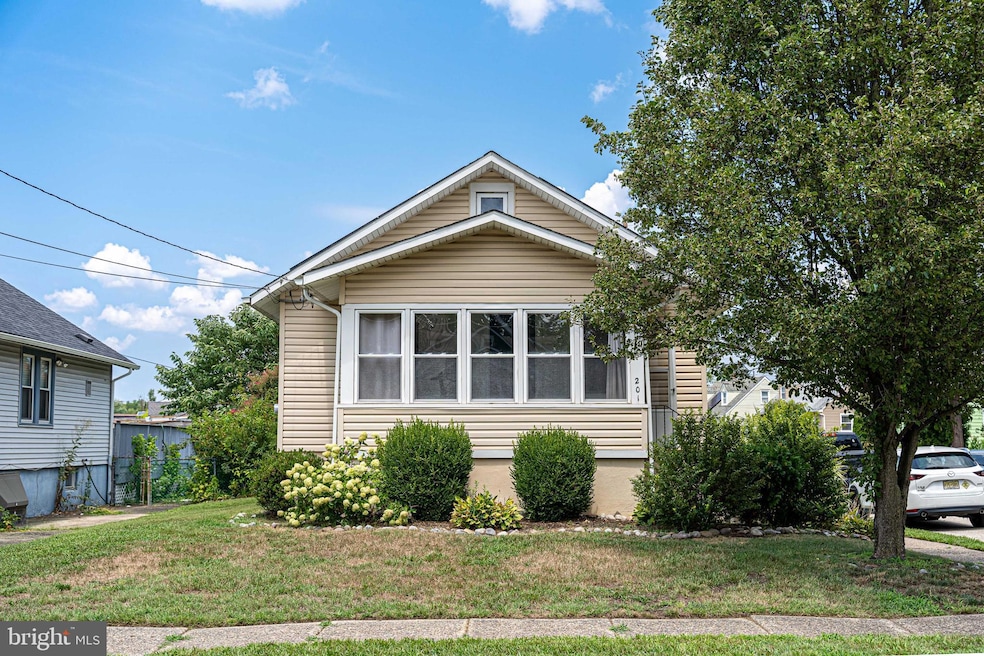 201 W 5th Ave, Runnemede, NJ 08078 - photo 1