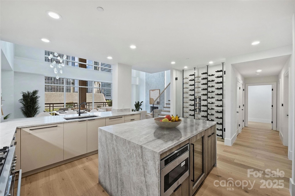 The Green unit 301, Charlotte, NC 28202 - photo 1