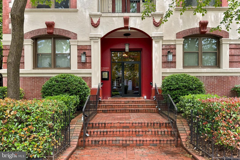 1495 Newton St NW unit 206, Washington, DC 20010 - photo 1
