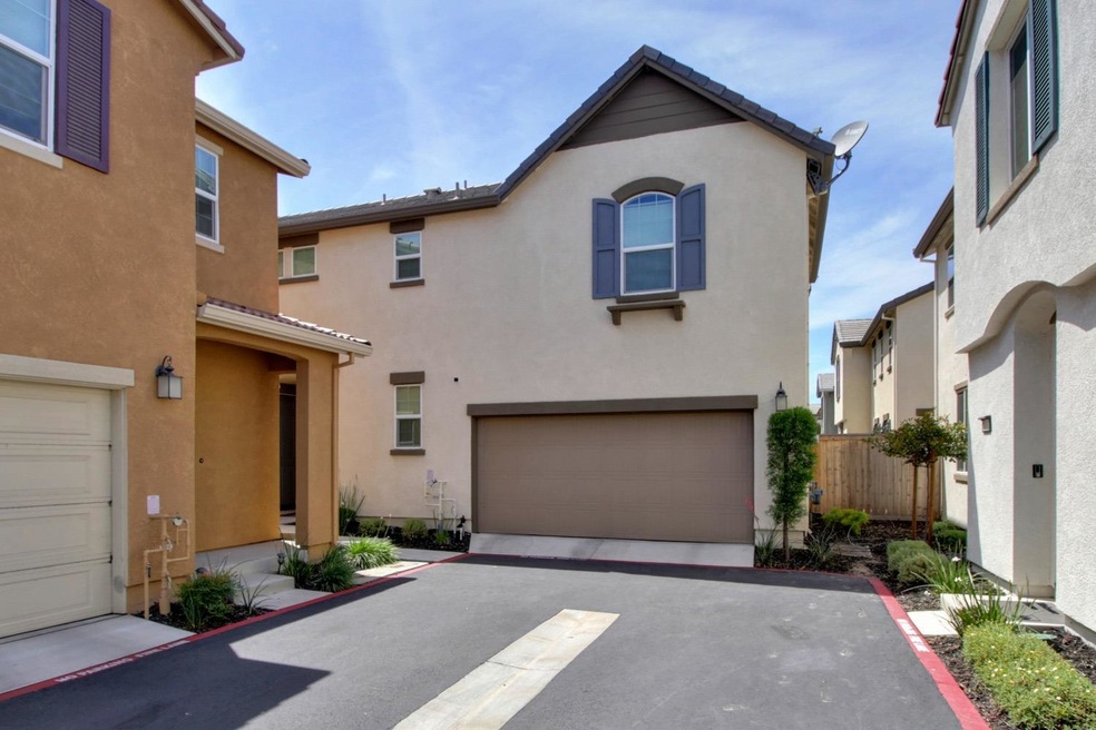 Sold $549,900 • Co-Listing Agent