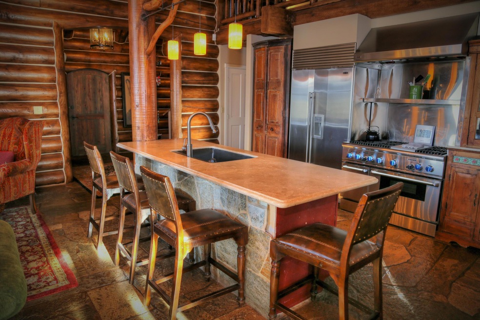 Kitchen Main House (2)