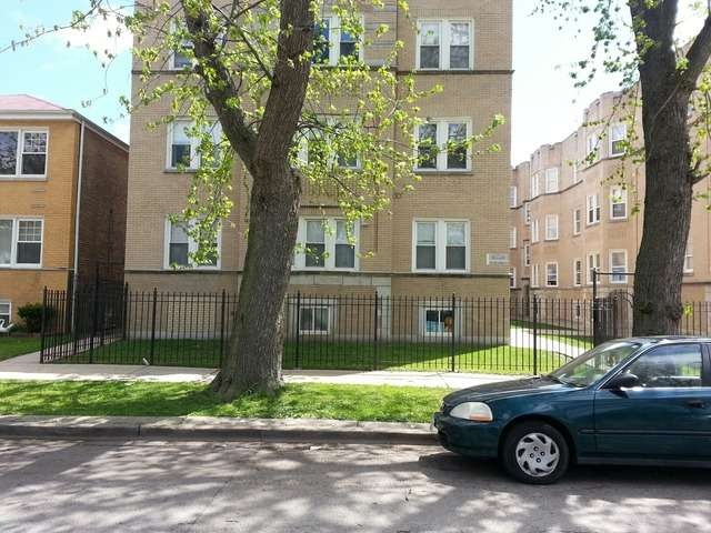 6319 N Sacramento Ave unit 2W, Chicago, IL 60659 - photo 1