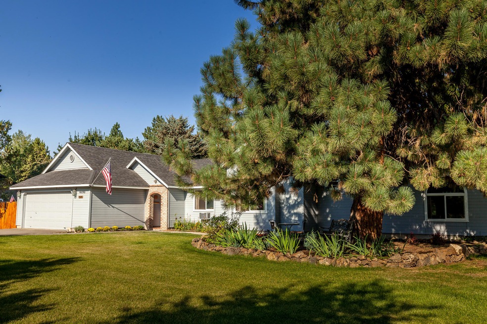 61290 Victory Loop, Bend, OR 97702 - photo 1